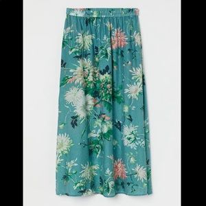 H&M Maxi Skirt with Side Slits, Pockets, and Lining